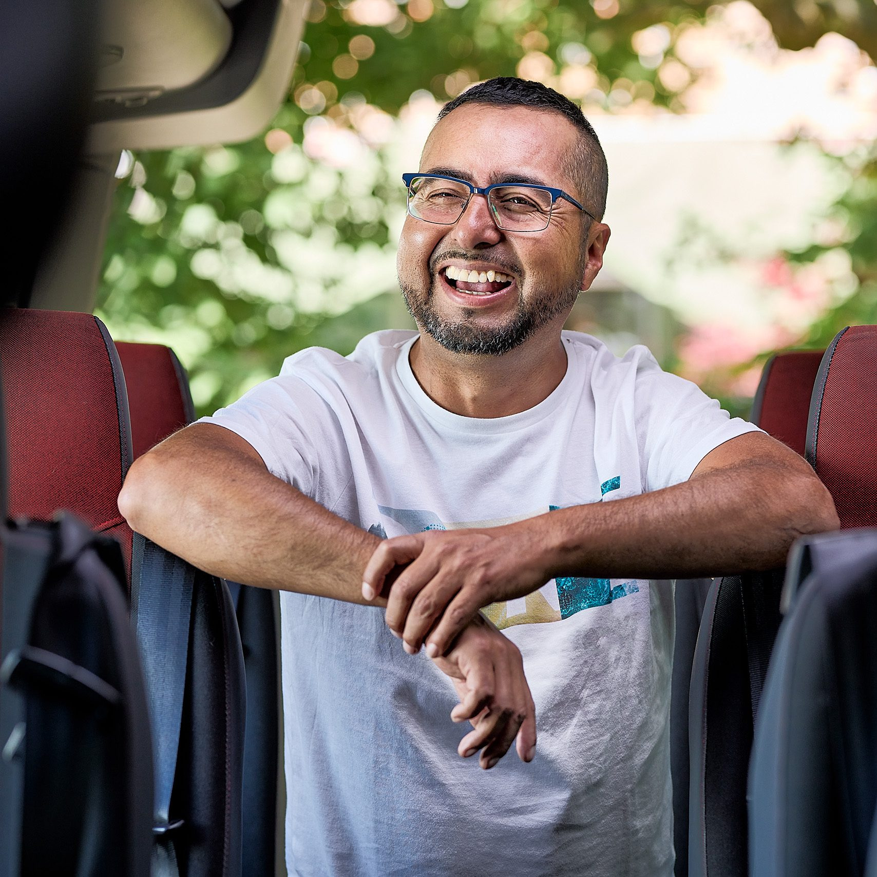Ne vous souciez de rien, prenez un minibus avec un chauffeur et laissez-vous conduire.